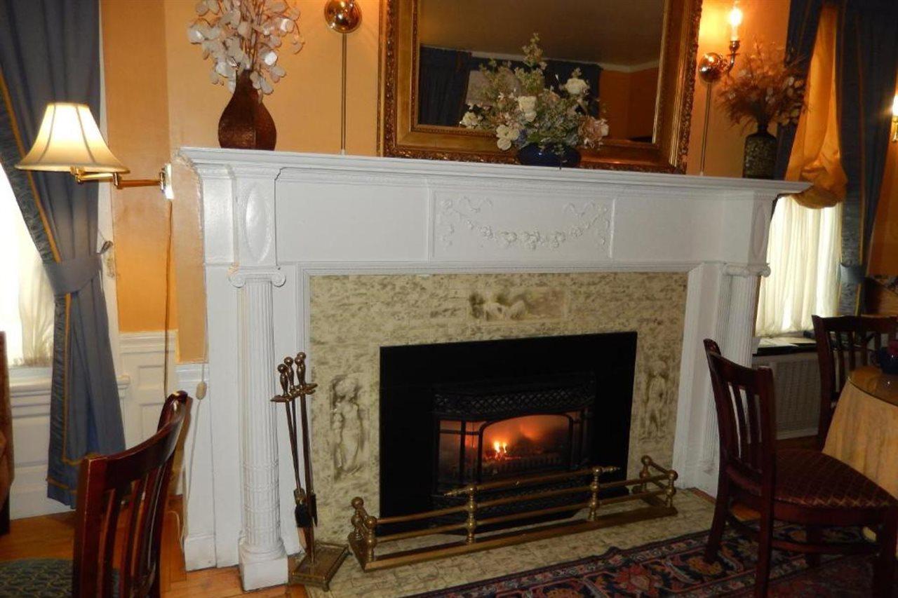 A Cambridge House Inn 外观 照片